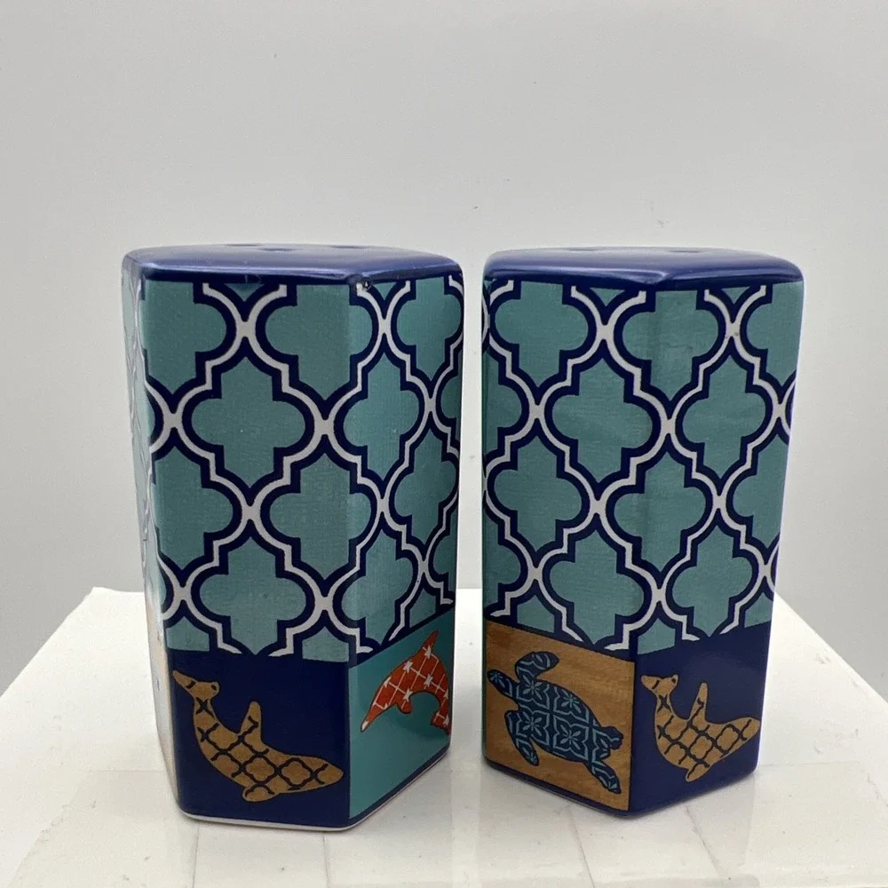 SeaWorld Moroccan Style Ceramic Salt & Pepper Shakers Sea Turtles Dolphins Blue